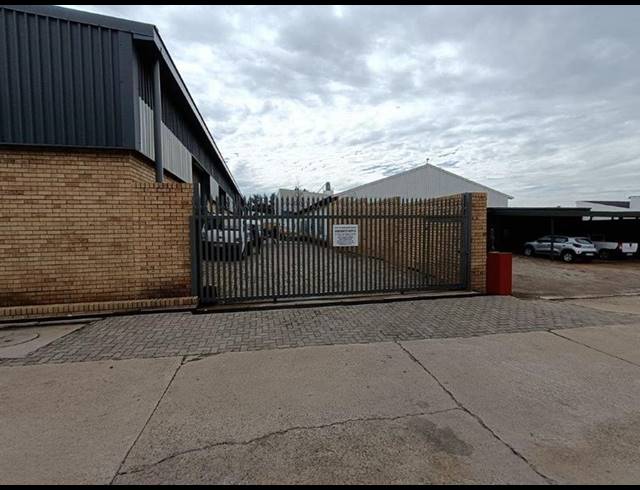 INDUSTRIAL PROPERTY TO RENT IN CHAMDOR